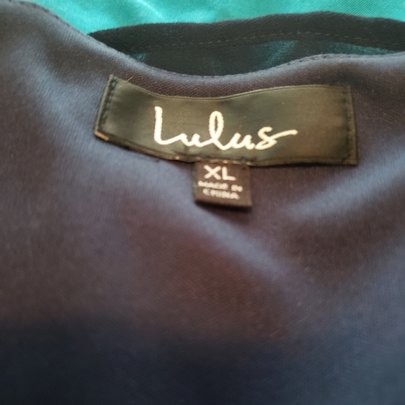 Dress - Picture 3 of 3